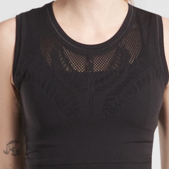 🖤Ujjayi crop tank 🖤 - Picture 1 of 8